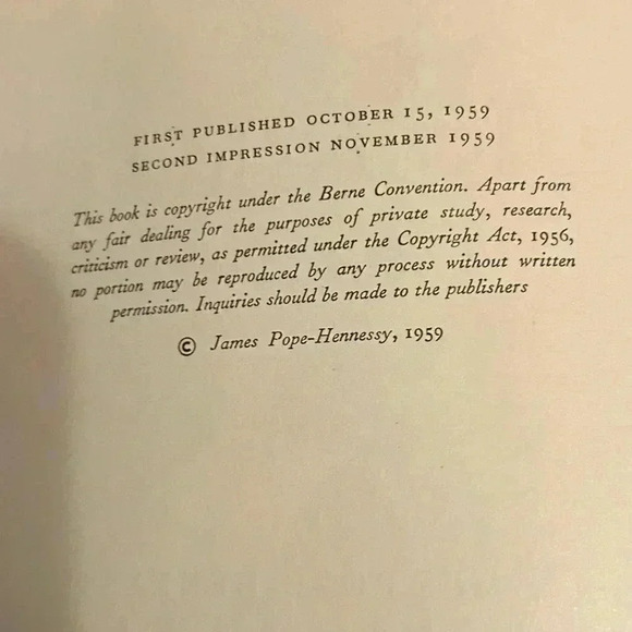 Vintage Book Queen Mary by James Pope-Hennessy - Picture 7 of 11